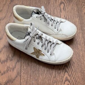 Golden Goose White Leather Sneakers with Gold Star Detail 38
